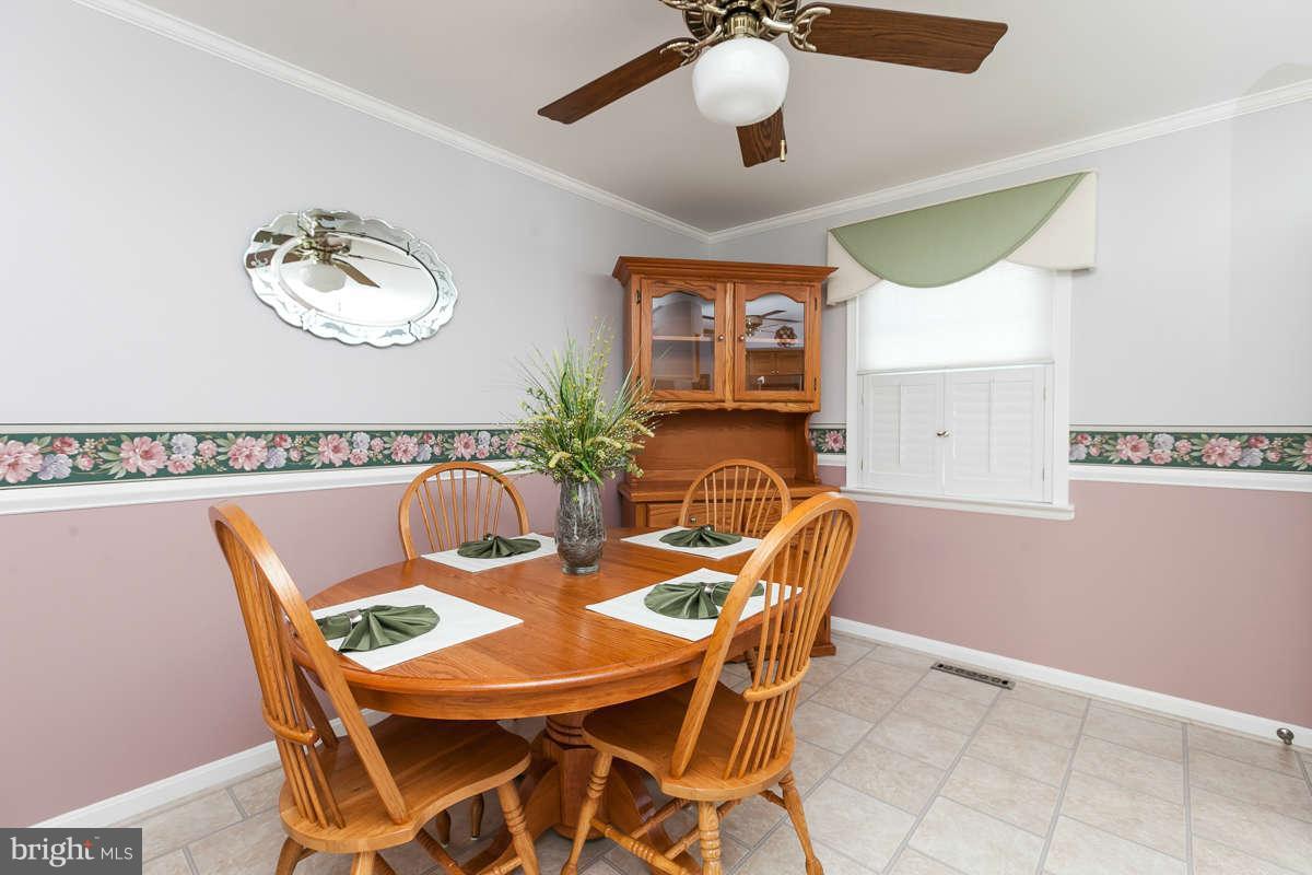 8415 Kings Ridge Road Baltimore, MD 21234 - Photo 11 of 30 Dining Room