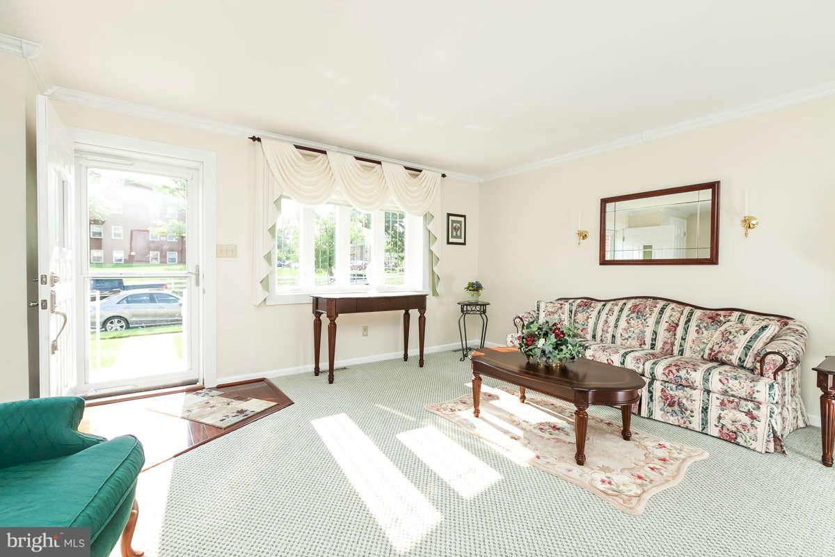 8415 Kings Ridge Road Baltimore, MD 21234 - Photo 3 of 30 Living Room
