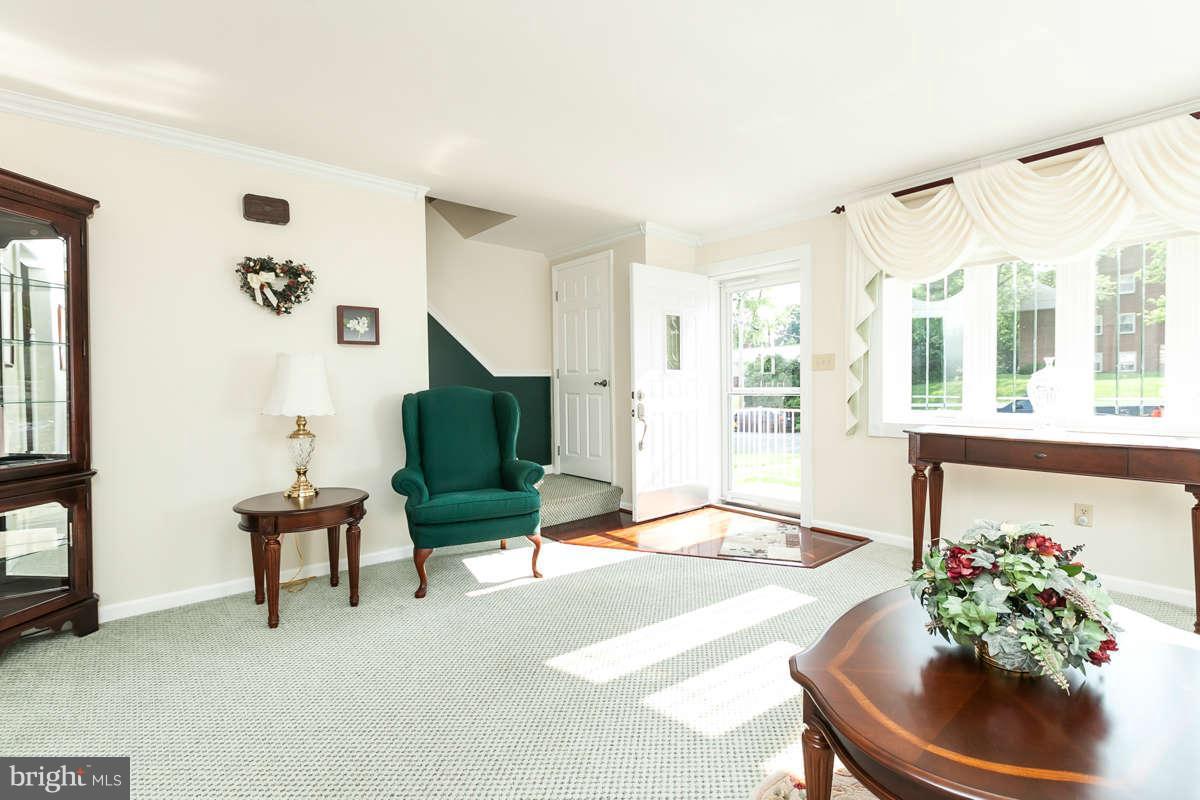 8415 Kings Ridge Road Baltimore, MD 21234 - Photo 6 of 30 Living Room