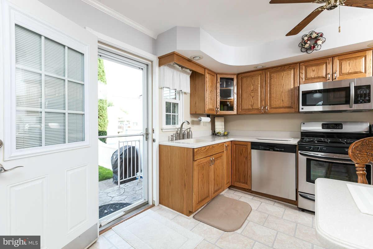 8415 Kings Ridge Road Baltimore, MD 21234 - Photo 7 of 30 Kitchen