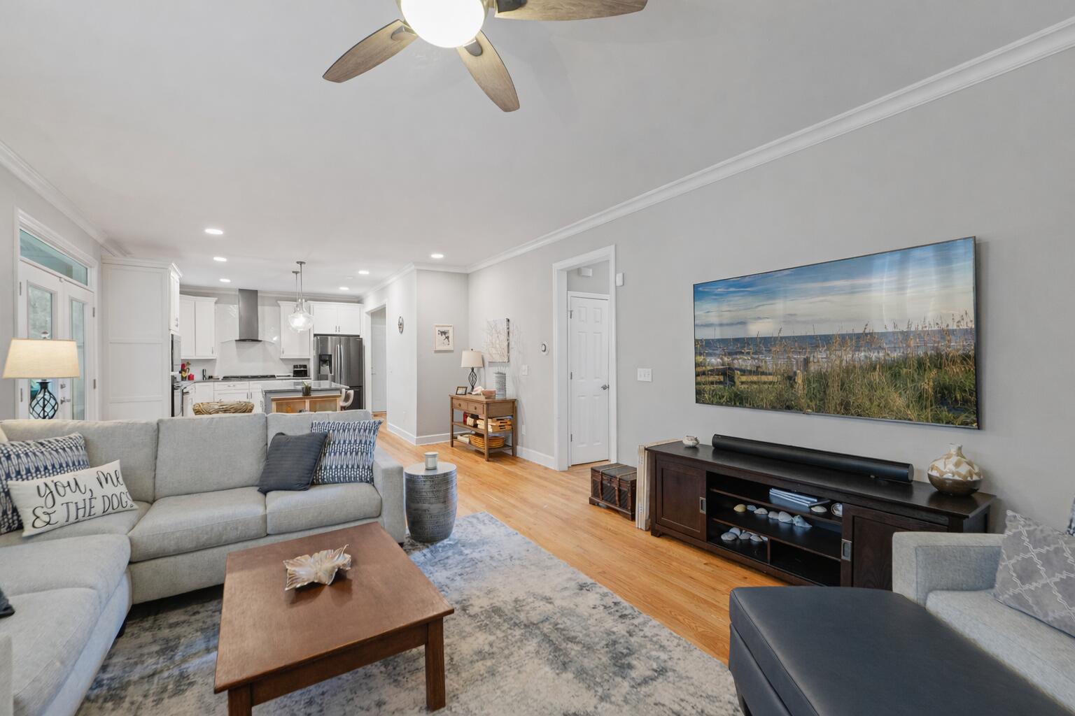 2816 Waterpointe Circle Mount Pleasant, SC 29466 - Photo 11 of 52 living room