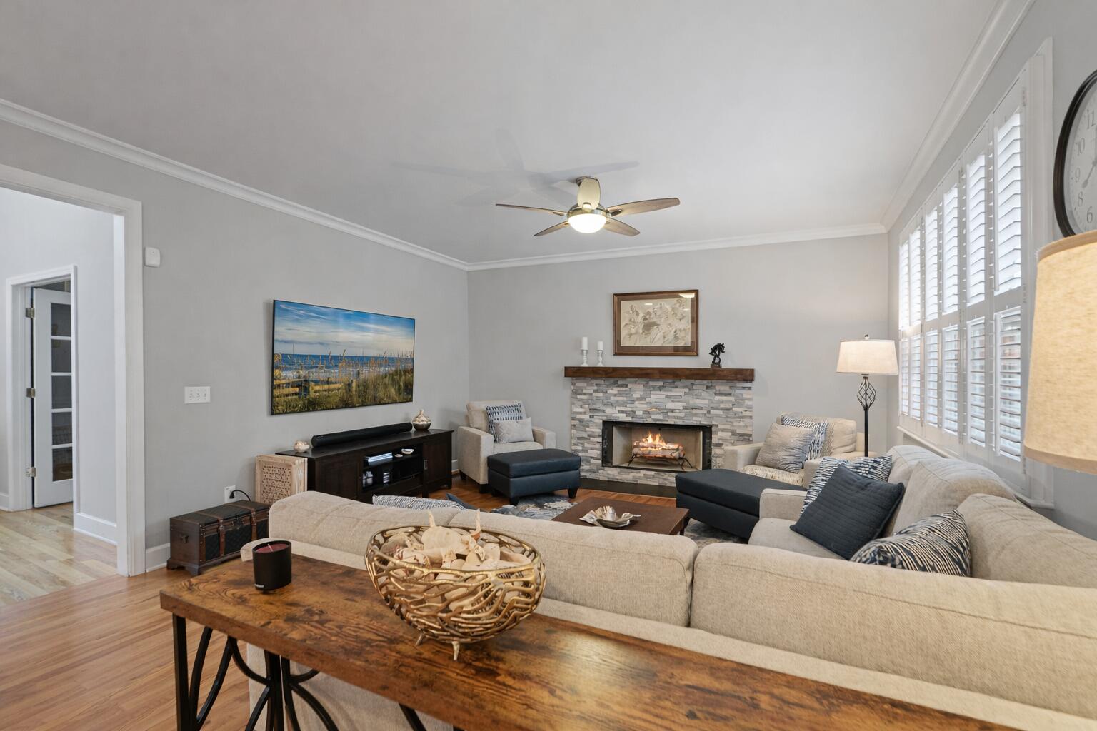 2816 Waterpointe Circle Mount Pleasant, SC 29466 - Photo 12 of 52 living room