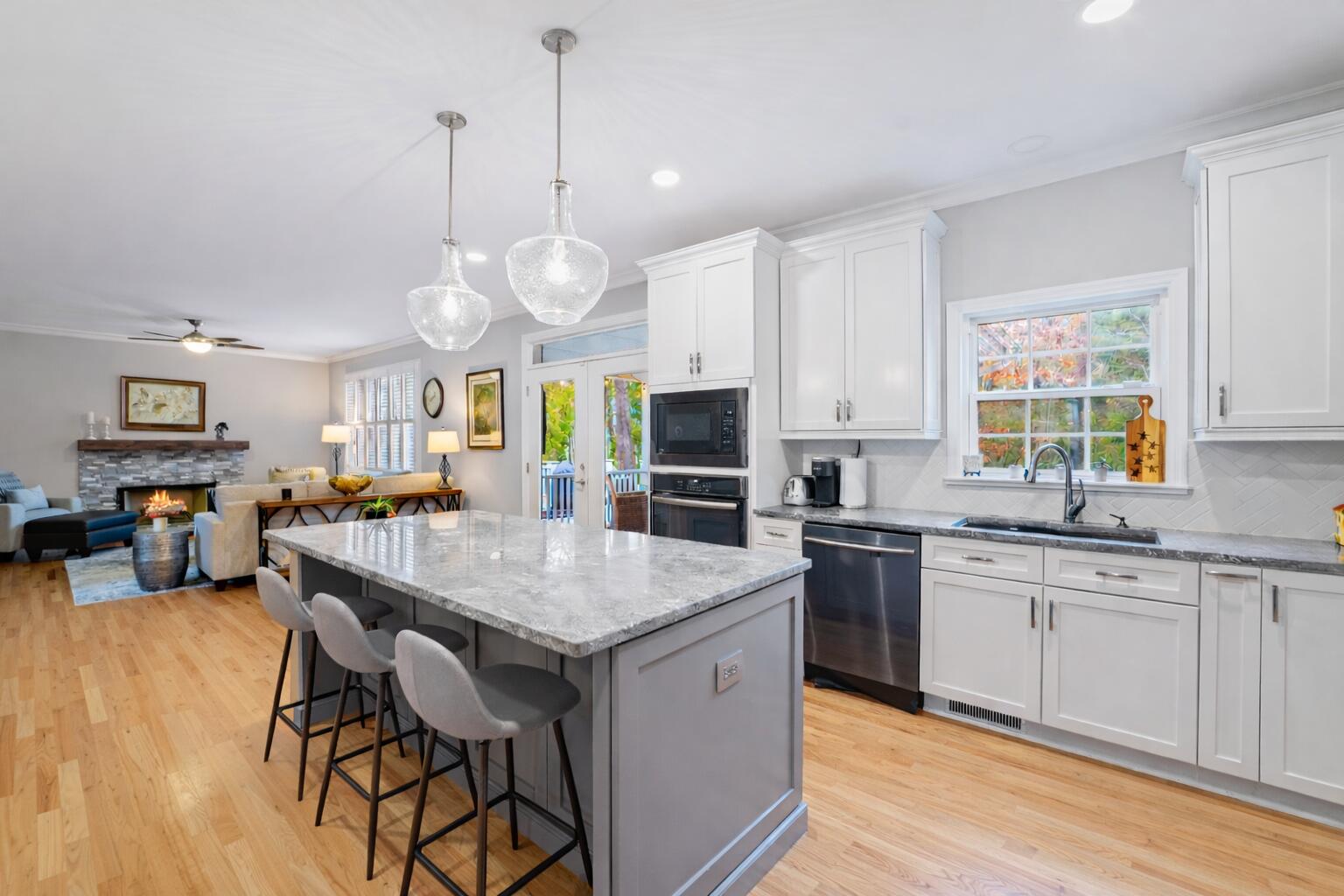 2816 Waterpointe Circle Mount Pleasant, SC 29466 - Photo 14 of 52 kitchen