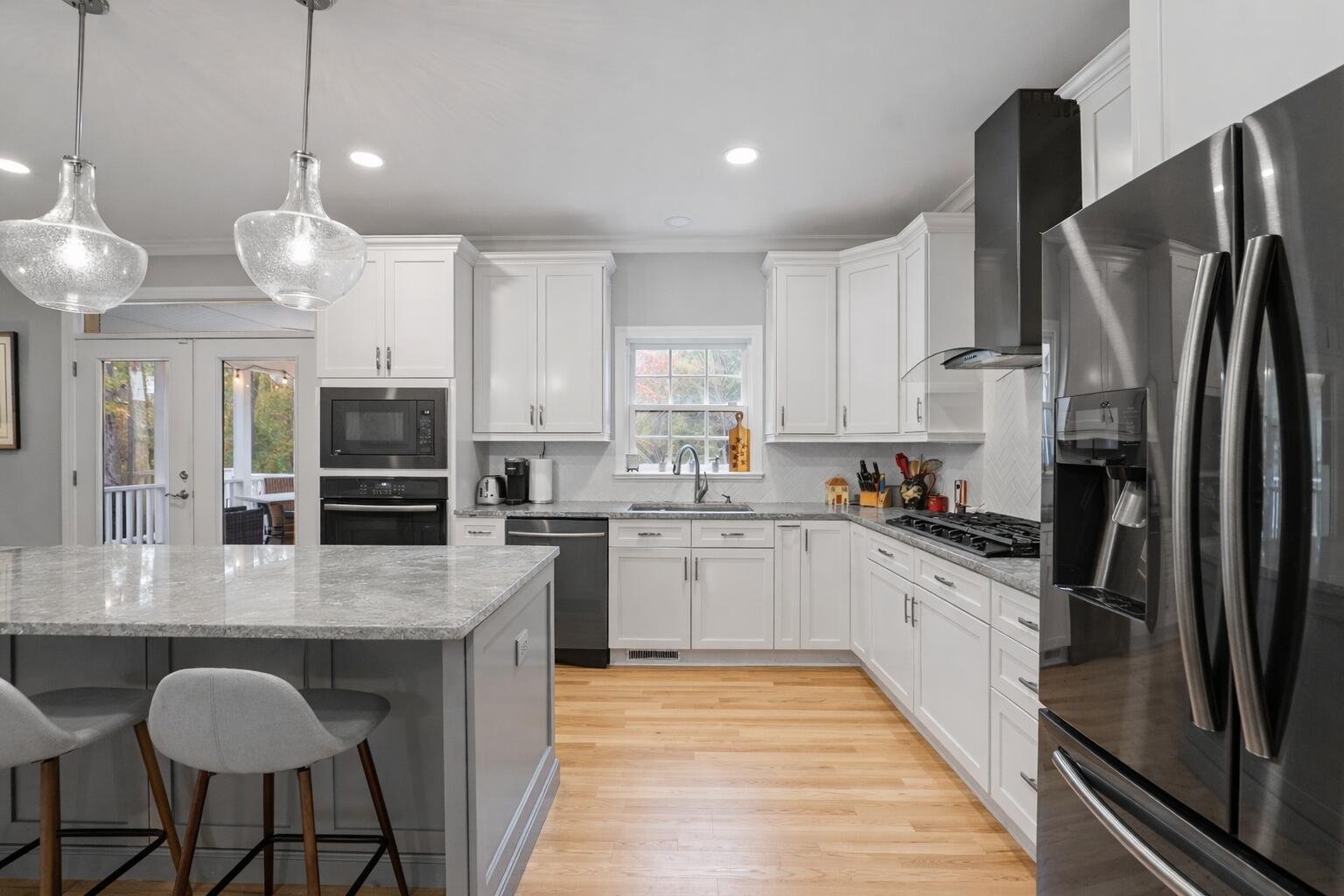2816 Waterpointe Circle Mount Pleasant, SC 29466 - Photo 15 of 52 kitchen