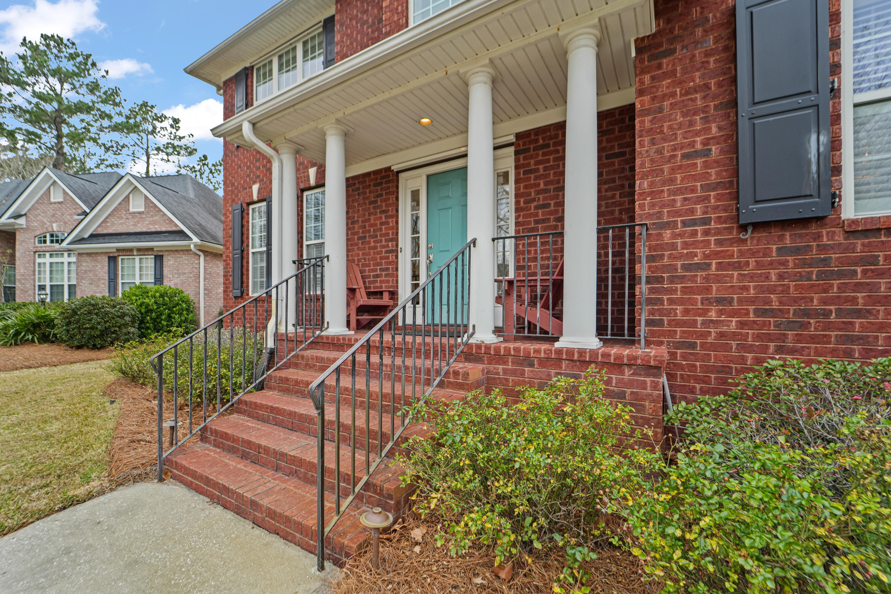 2816 Waterpointe Circle Mount Pleasant, SC 29466 - Photo 4 of 52 Front right view
