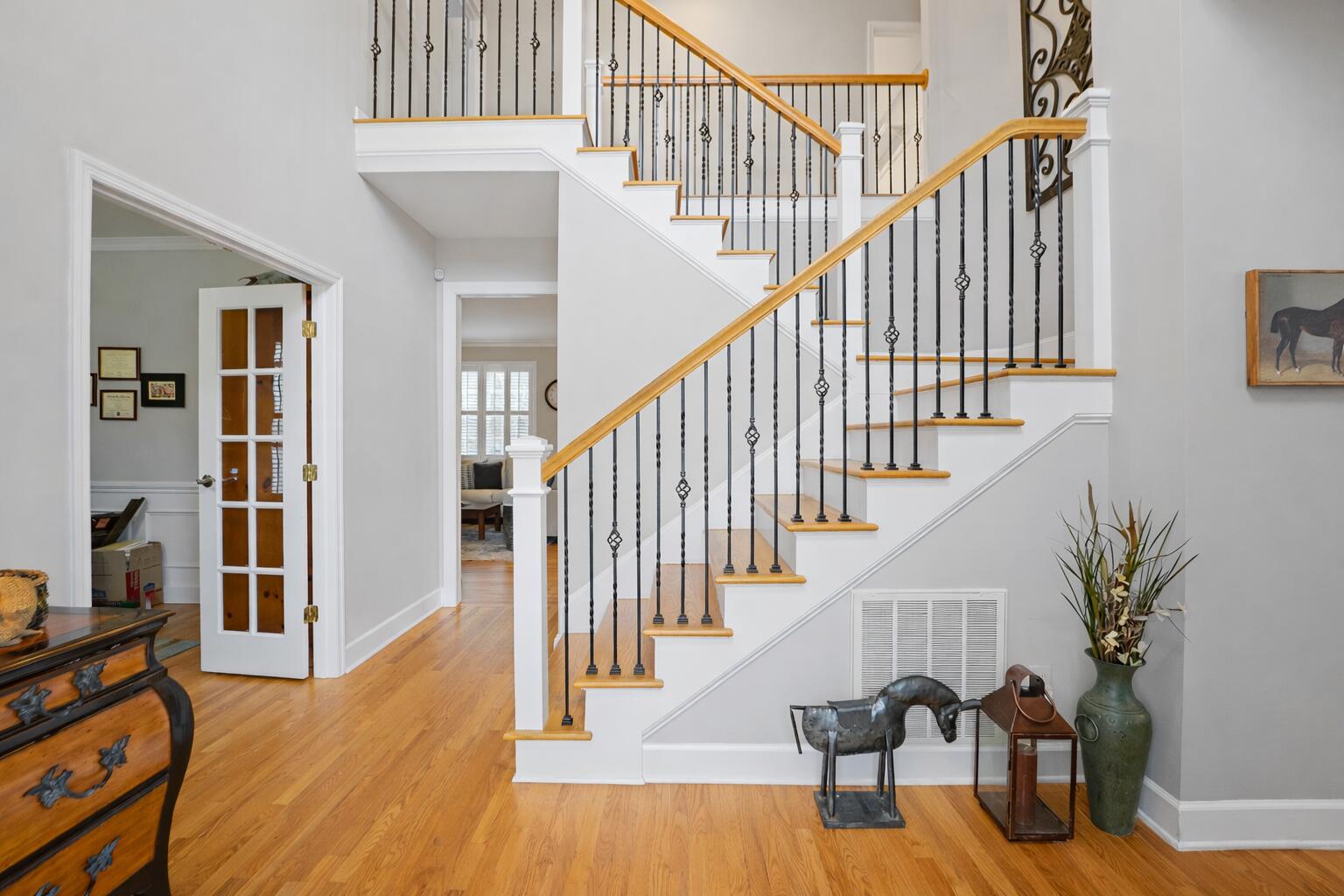 2816 Waterpointe Circle Mount Pleasant, SC 29466 - Photo 5 of 52 foyer