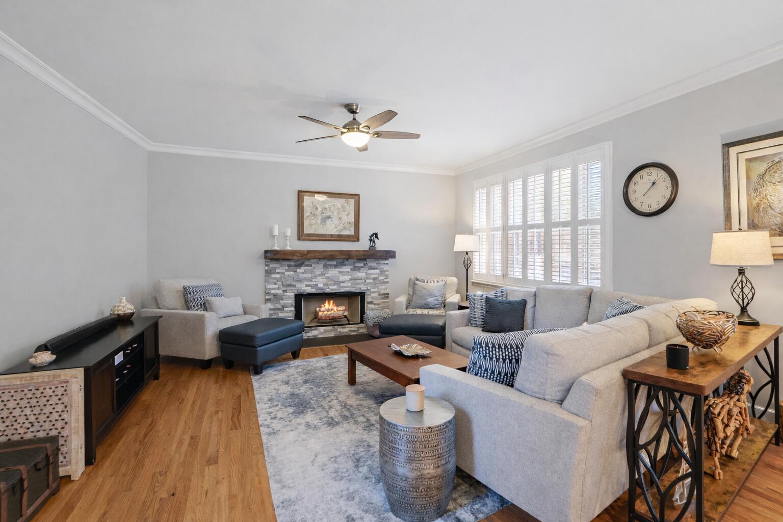 2816 Waterpointe Circle Mount Pleasant, SC 29466 - Photo 9 of 52 living room