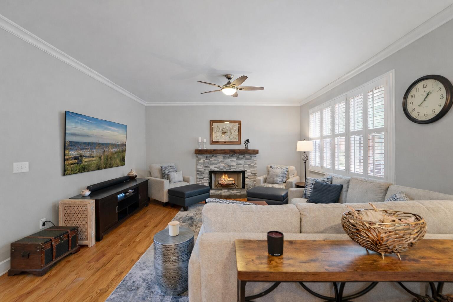 2816 Waterpointe Circle Mount Pleasant, SC 29466 - Photo 10 of 52 living room