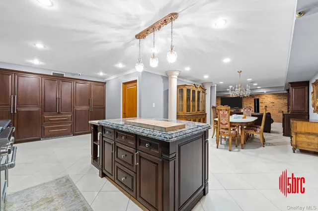 a view of entryway and hall