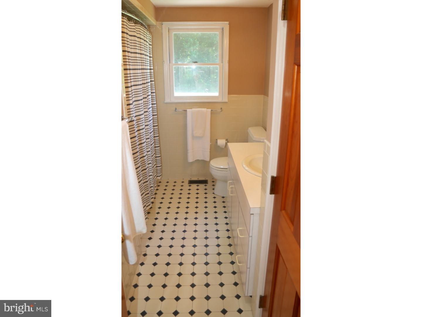 118 Mine Road Pennington, NJ 08534 - Photo 17 of 25 Bathroom