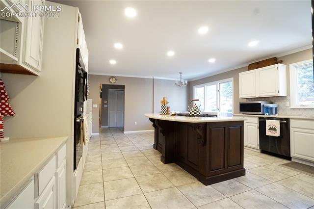 2425 Strickler Road Colorado Springs, CO 80906 - Photo 11 of 42 Gallery Image 11