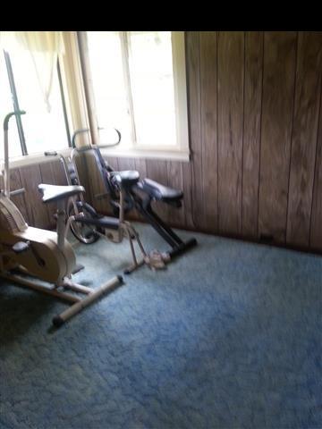 33 Kaluhea Place Haiku, HI 96708 - Photo 12 of 24 a view of a room with gym equipment