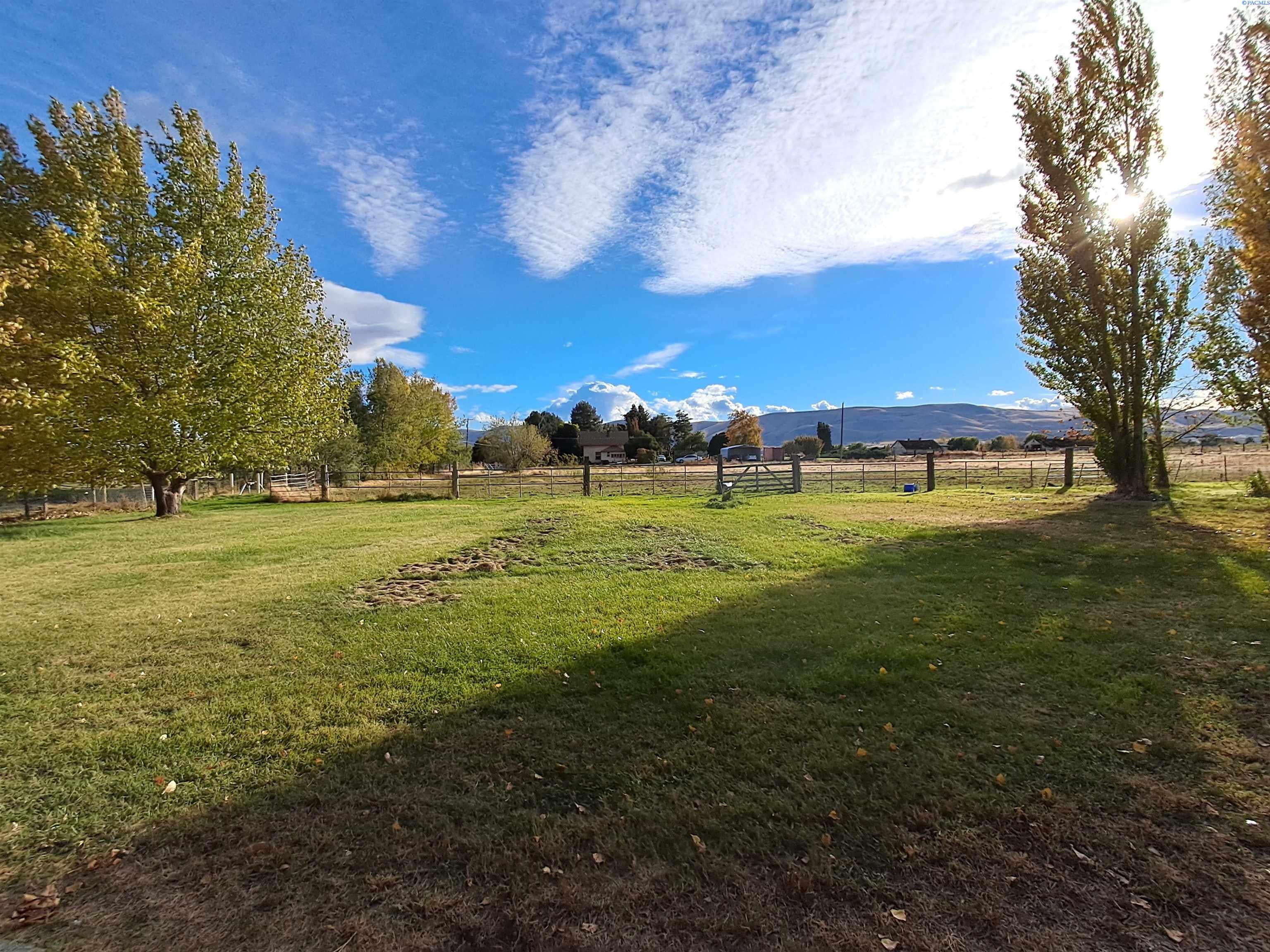 53802 North Evert Road Benton City, WA 99320 - Photo 4 of 15 Gallery Image 4