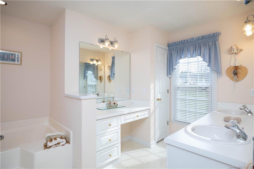 1428 Dove Landing Road York, SC 29745 - Photo 26 of 46 Gallery Image 26