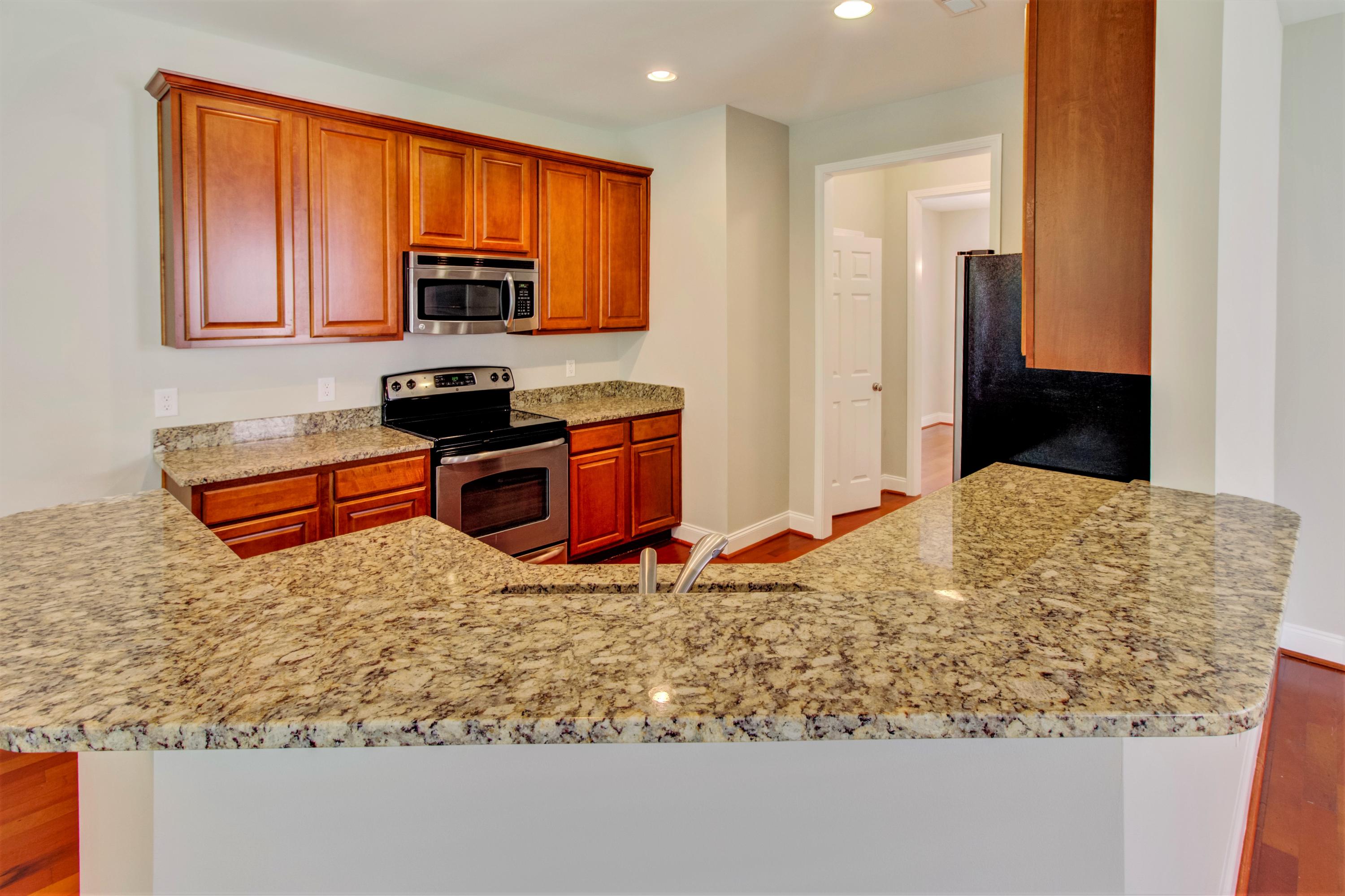 157 Instructor Court Ladson, SC 29456 - Photo 8 of 32 Kitchen