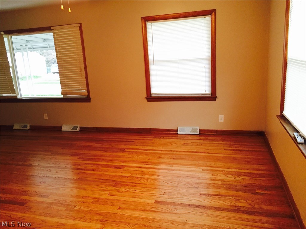 646 Caine Road Akron, OH 44312 - Photo 8 of 19 Gallery Image 8