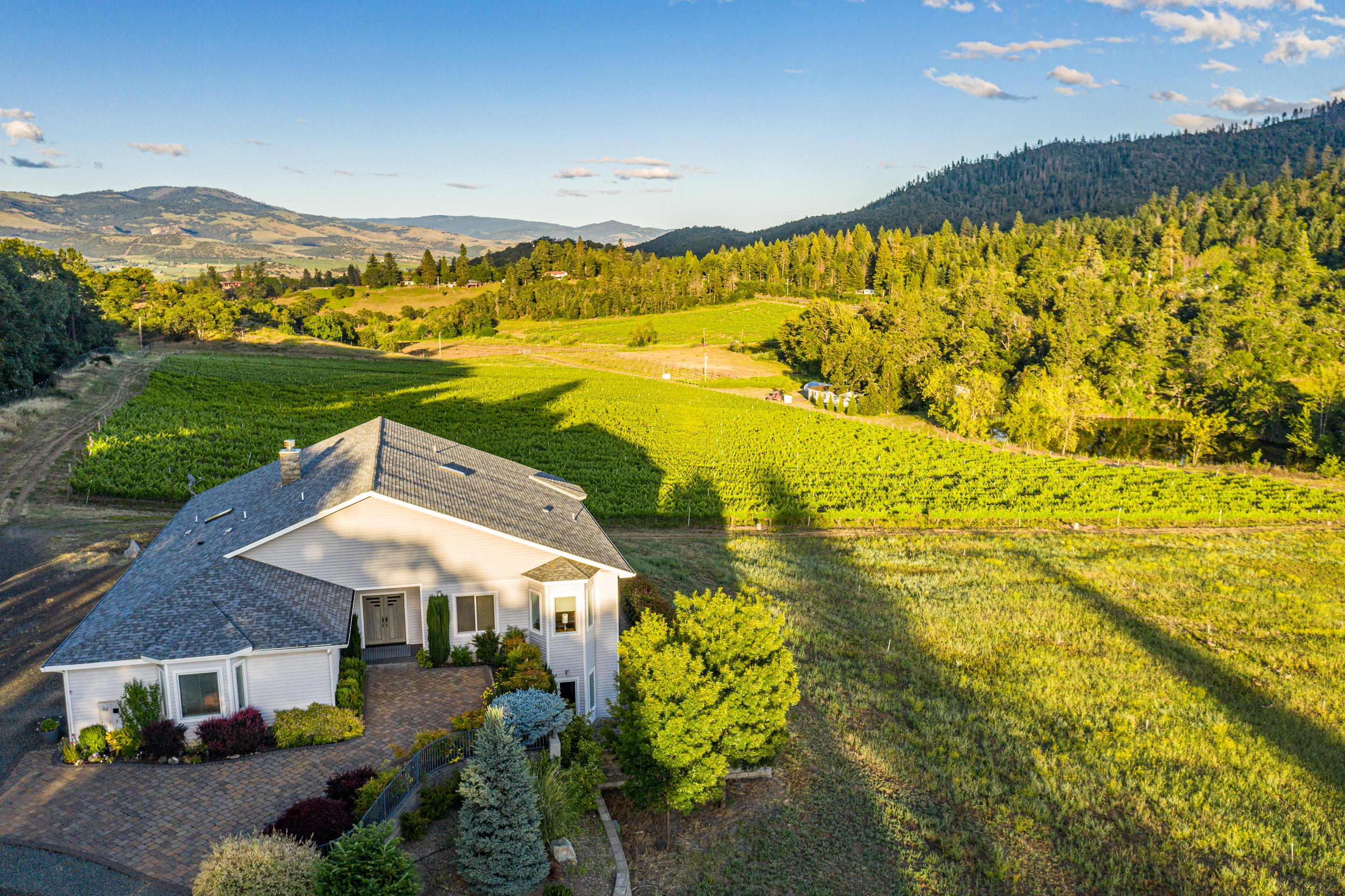 3578 Pioneer Road Medford, OR 97501 - Photo 1 of 46 00