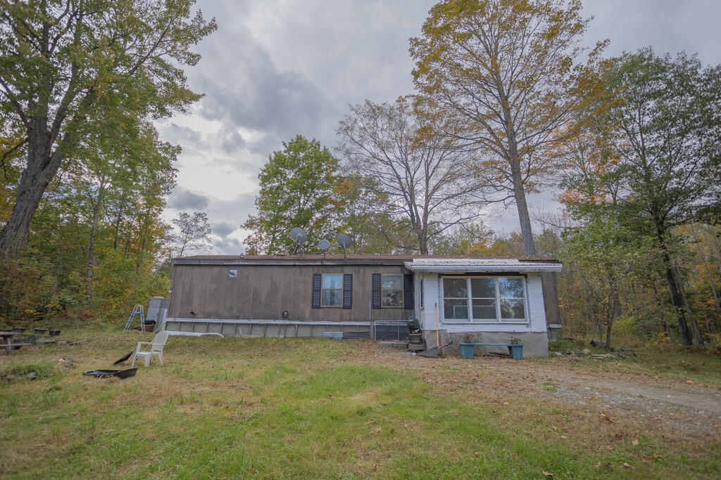 1586 New Sharon Road Farmington, ME 04938 - Photo 1 of 32 srr-17