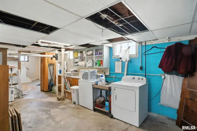 $129,900 | 142 11th Street, Silvis, IL 61282