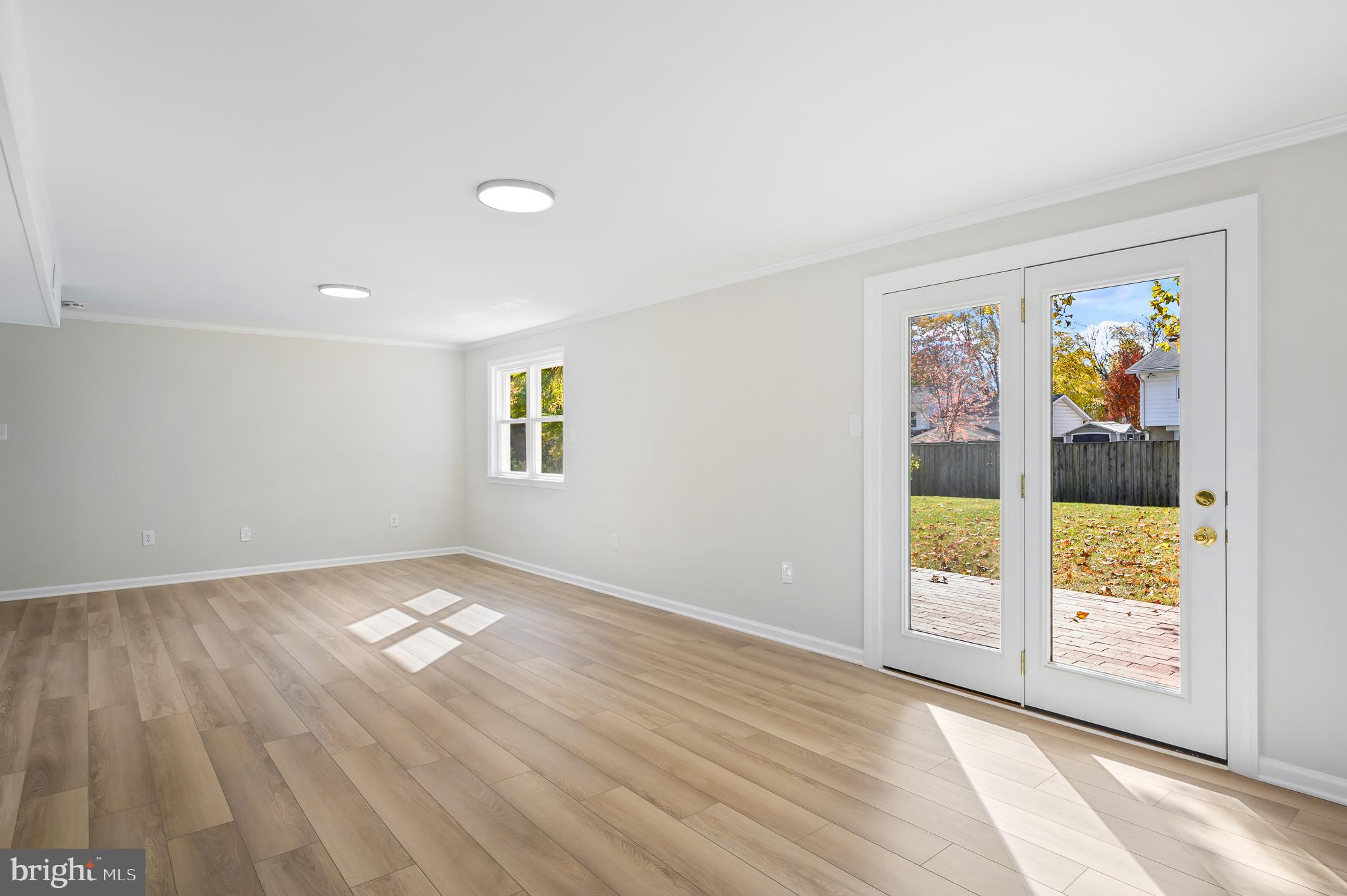 1031 South Hoga Road Sterling, VA 20164 - Photo 1 of 28 Gallery Image 1
