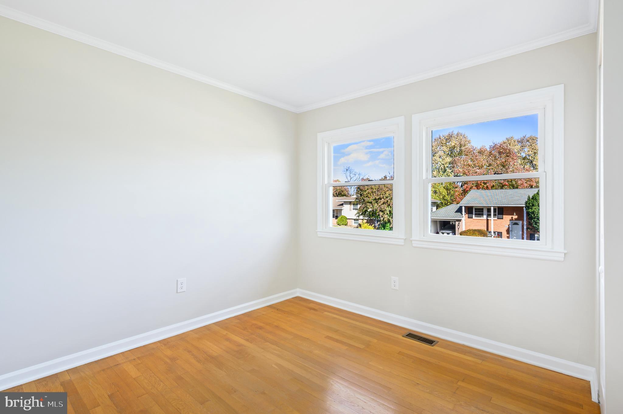 1031 South Hoga Road Sterling, VA 20164 - Photo 17 of 28 Gallery Image 17