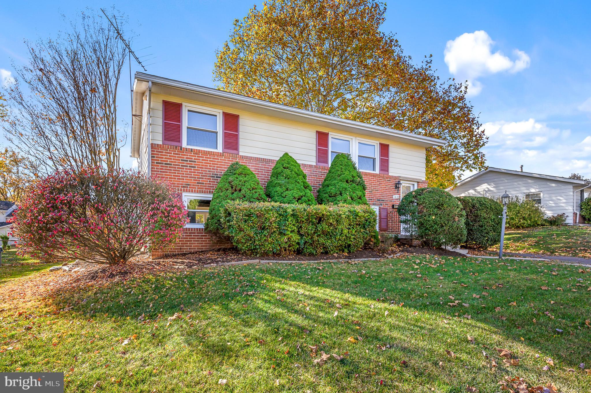 1031 South Hoga Road Sterling, VA 20164 - Photo 3 of 28 Gallery Image 3