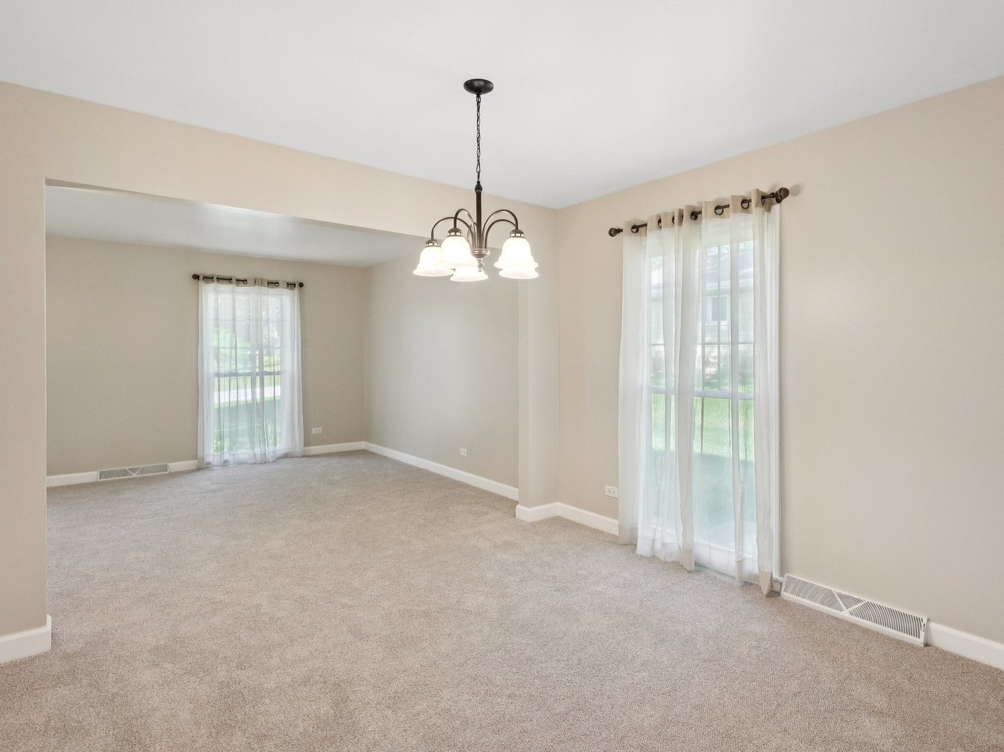 27W571 Ridgeview Street West Chicago, IL 60185 - Photo 17 of 32 Gallery Image 17
