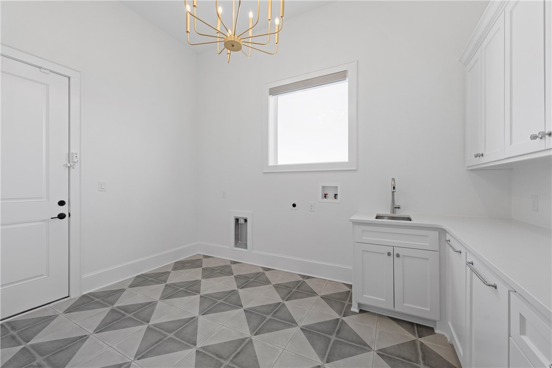 134 Sunflower Street Lorena, TX 76655 - Photo 60 of 86 a bathroom with a sink toilet and vanity