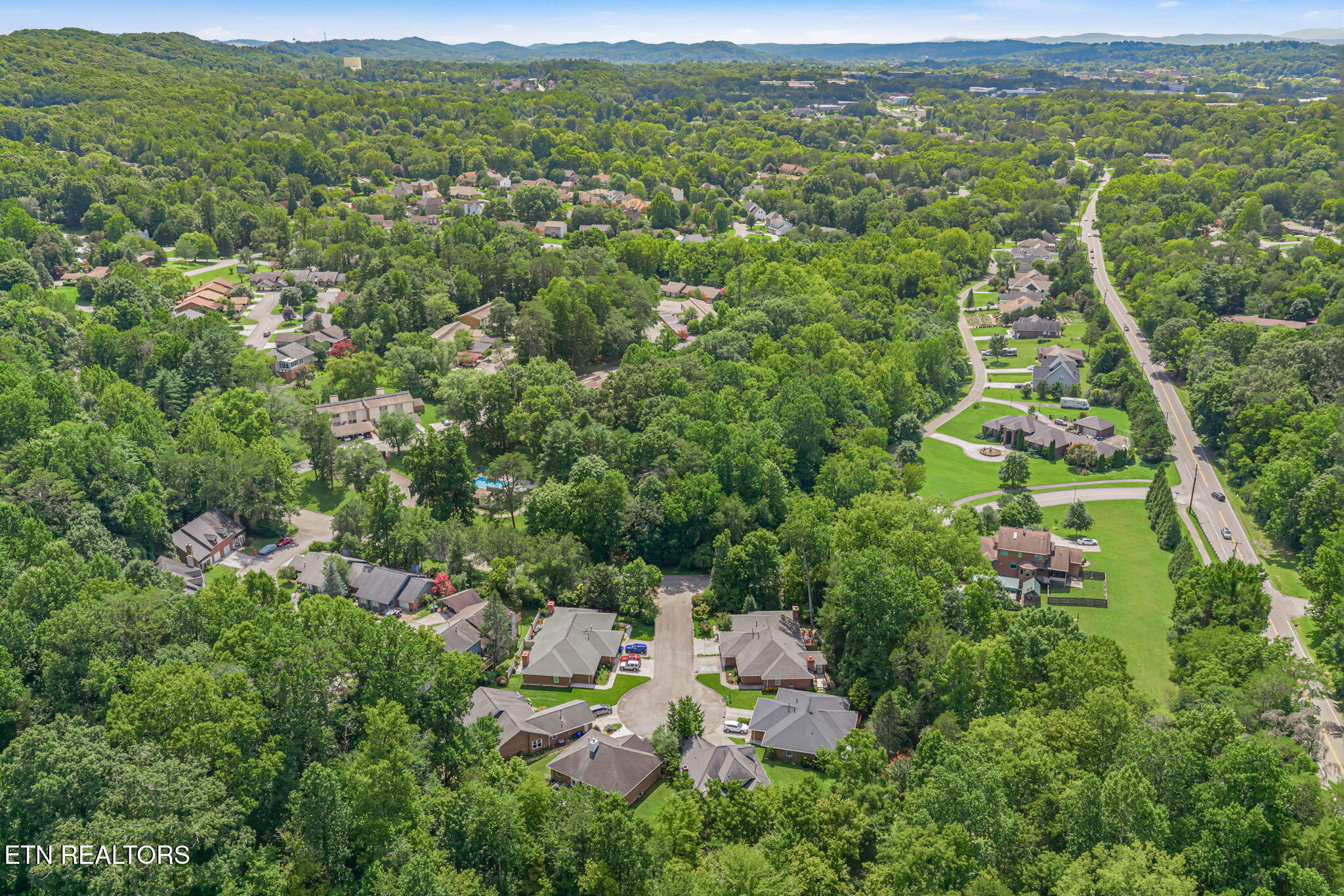 13 Bellhaven Lane Oak Ridge, TN 37830 - Photo 45 of 50 45-web-or-mls-13 Bellhaven Lane-43
