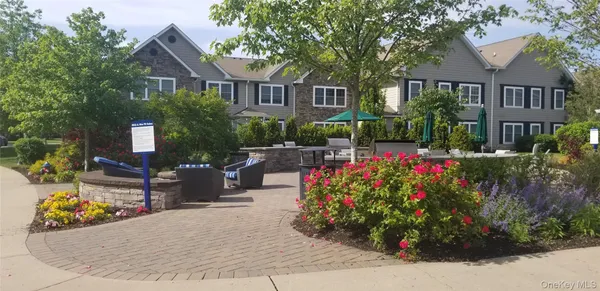 $3,470 | 2200 Dolphin Lane, Unit 106, Holbrook, NY 11741