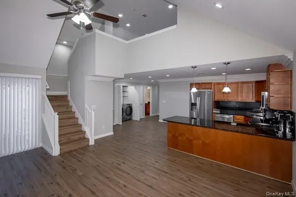 $3,470 | 2200 Dolphin Lane, Unit 106, Holbrook, NY 11741