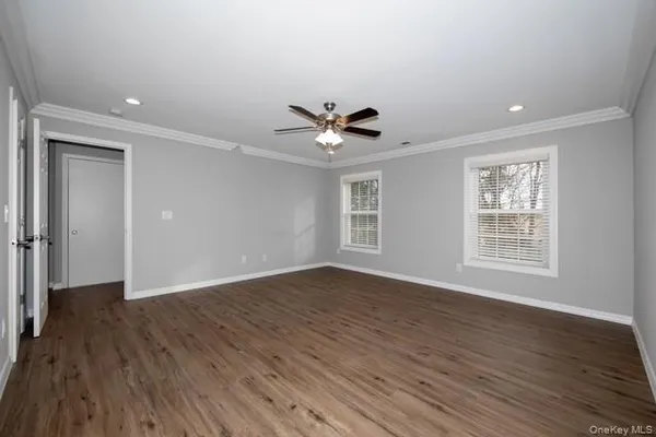 $3,470 | 2200 Dolphin Lane, Unit 106, Holbrook, NY 11741