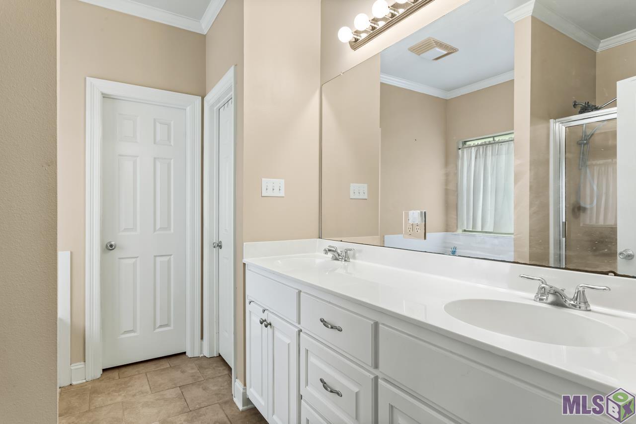 7921 Gothic Drive Baton Rouge, LA 70817 - Photo 12 of 14 Master bath