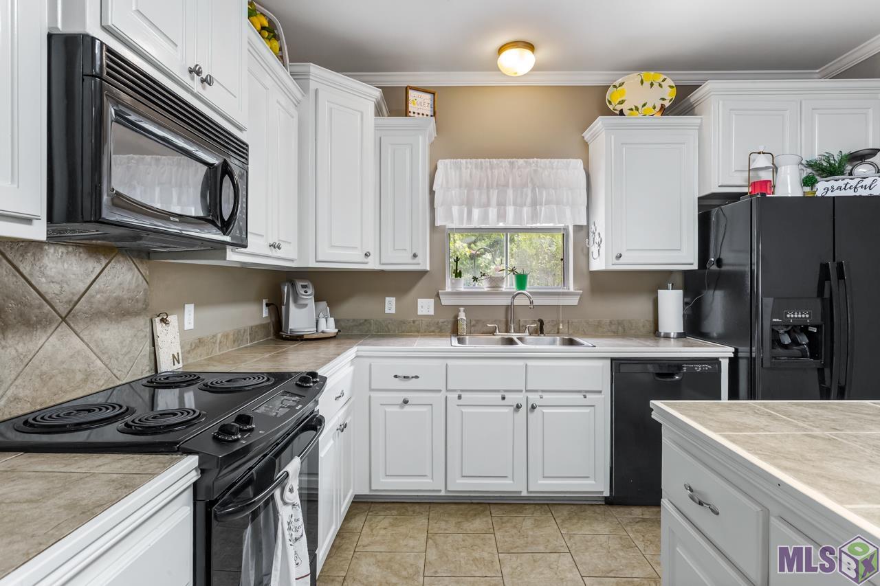 7921 Gothic Drive Baton Rouge, LA 70817 - Photo 4 of 14 Kitchen