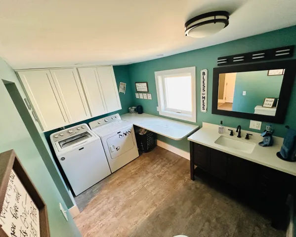 $339,500 | 25 Hillside Avenue, Old Town, ME 04468