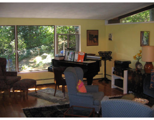 8 Peacock Farm Road Lexington, MA 02421 - Photo 3 of 3