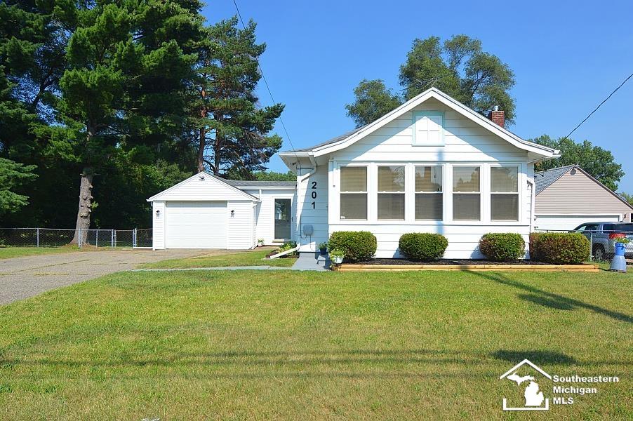 201 North Dettman Road Jackson, MI 49202 - Photo 1 of 22
