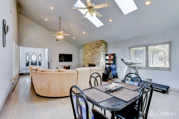 $975,000 | 6 Keen Lane, Edison, NJ 08820