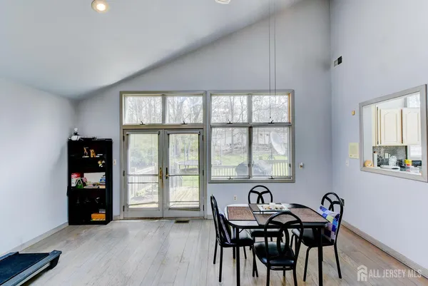 $975,000 | 6 Keen Lane, Edison, NJ 08820