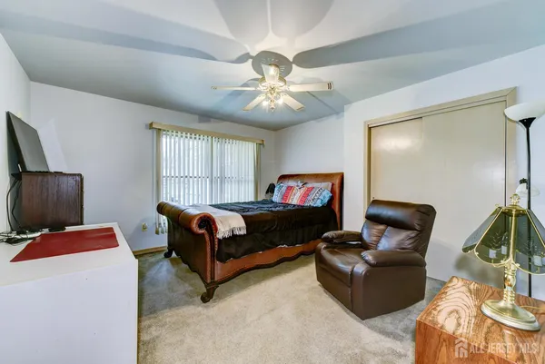 $975,000 | 6 Keen Lane, Edison, NJ 08820