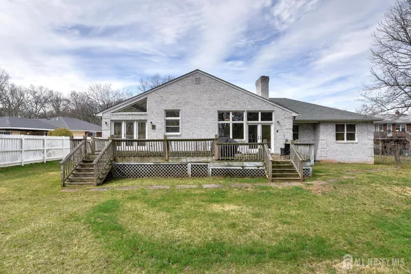 $975,000 | 6 Keen Lane, Edison, NJ 08820