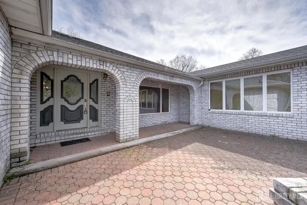 $975,000 | 6 Keen Lane, Edison, NJ 08820