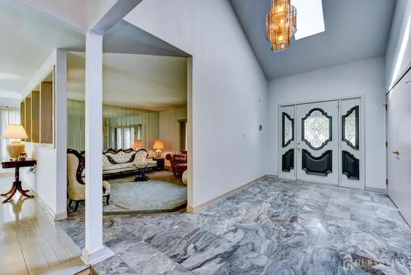 $975,000 | 6 Keen Lane, Edison, NJ 08820