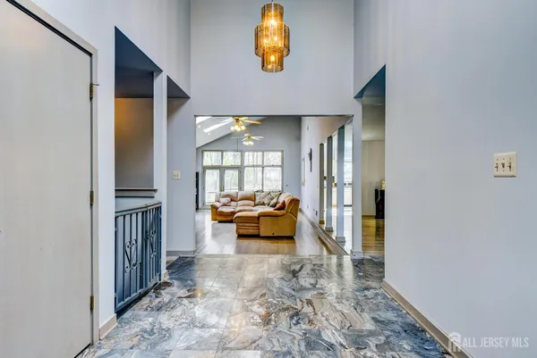 $975,000 | 6 Keen Lane, Edison, NJ 08820