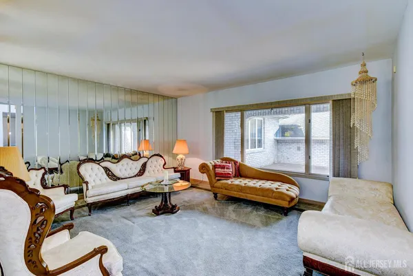 $975,000 | 6 Keen Lane, Edison, NJ 08820