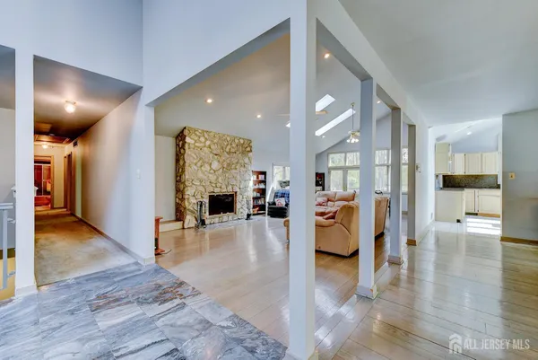 $975,000 | 6 Keen Lane, Edison, NJ 08820