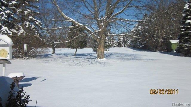 855 East Square Lake Road Troy, MI 48085 - Photo 25 of 25 855 East Square Lake Road 057