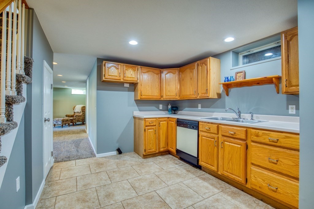 113 Bennett Road Hampden, MA 01036 - Photo 25 of 42