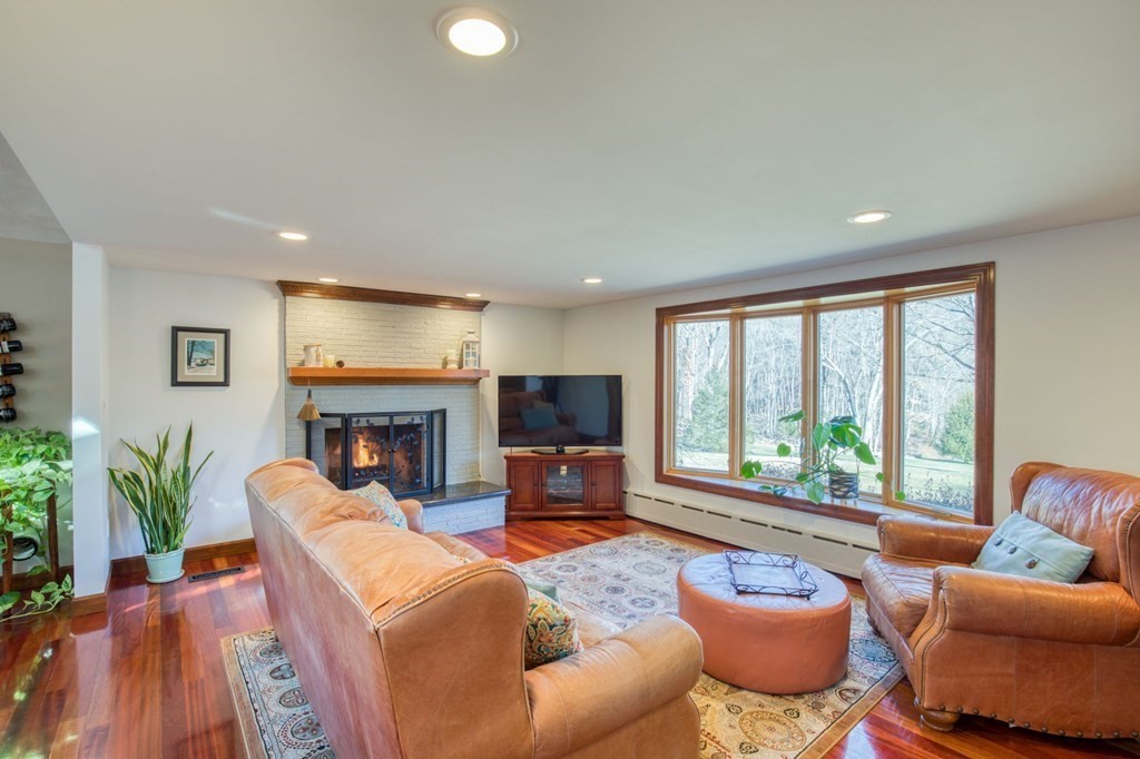 113 Bennett Road Hampden, MA 01036 - Photo 5 of 42