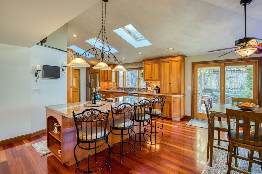 113 Bennett Road Hampden, MA 01036 - Photo 8 of 42